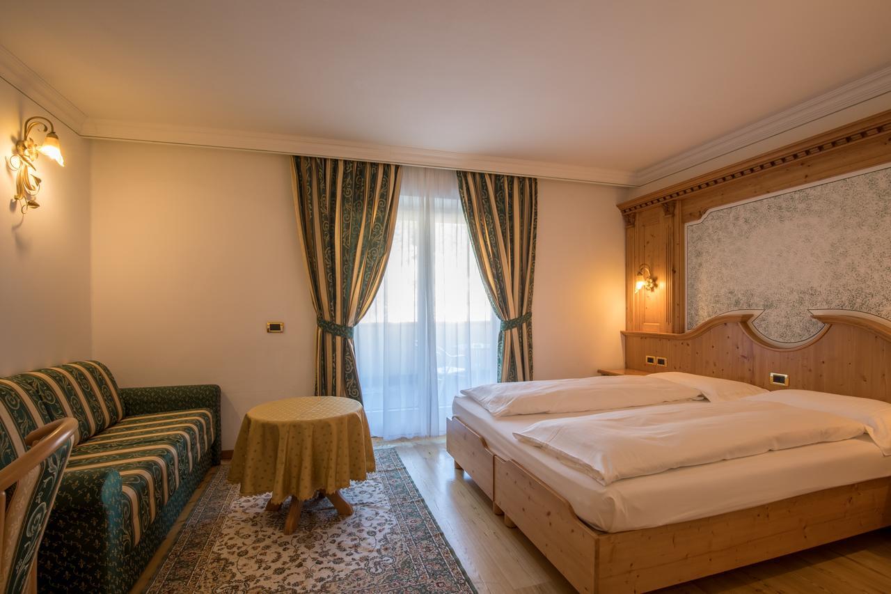 מדונה די קמפיליו Hotel Chalet All'Imperatore מראה חיצוני תמונה