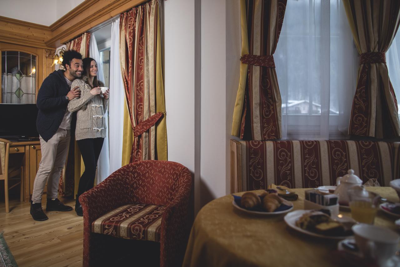 מדונה די קמפיליו Hotel Chalet All'Imperatore מראה חיצוני תמונה
